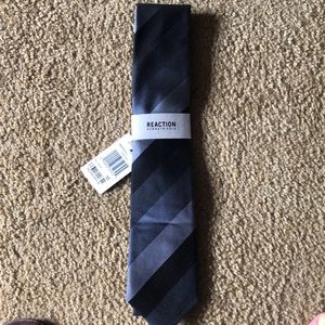 Kenneth Cole Reaction Men’s Tie